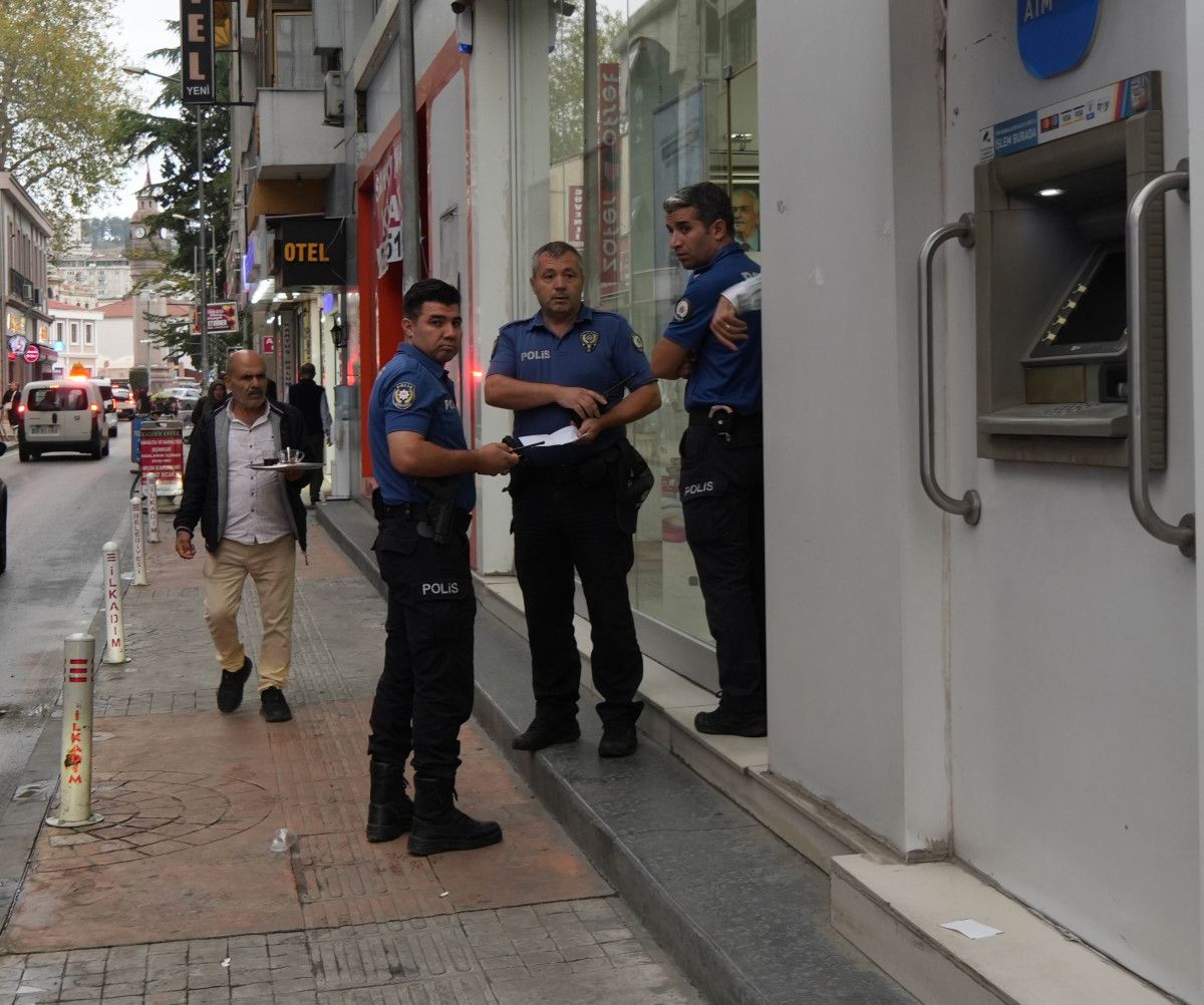 samsunda telefon dolandiricilarini tuzagina dusen yasli adam 170 bin tlsini kaptirdi 2 NsXWR3e4