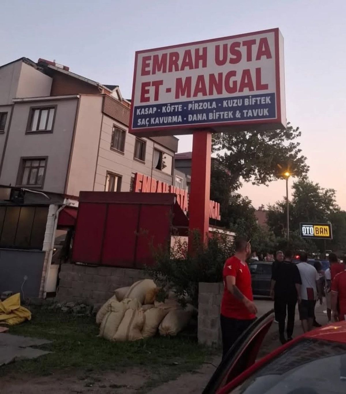 samsunspor taraftarlarinin mola verdigi restoranda silahli kavga 3 ZjZMq5re