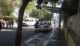 sanliurfada otomobil durakta bekleyenlere carpti 8 yasindaki ogrenci yasamini yitirdi 2QGRdZYK