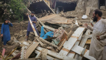 sudanda toprak kaymasi en az 1000 olu pDpBJjYR