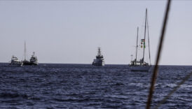 sumud filosunda bir tekneyi su basti turkiye yolculari tahliye etti 1vbWDukK