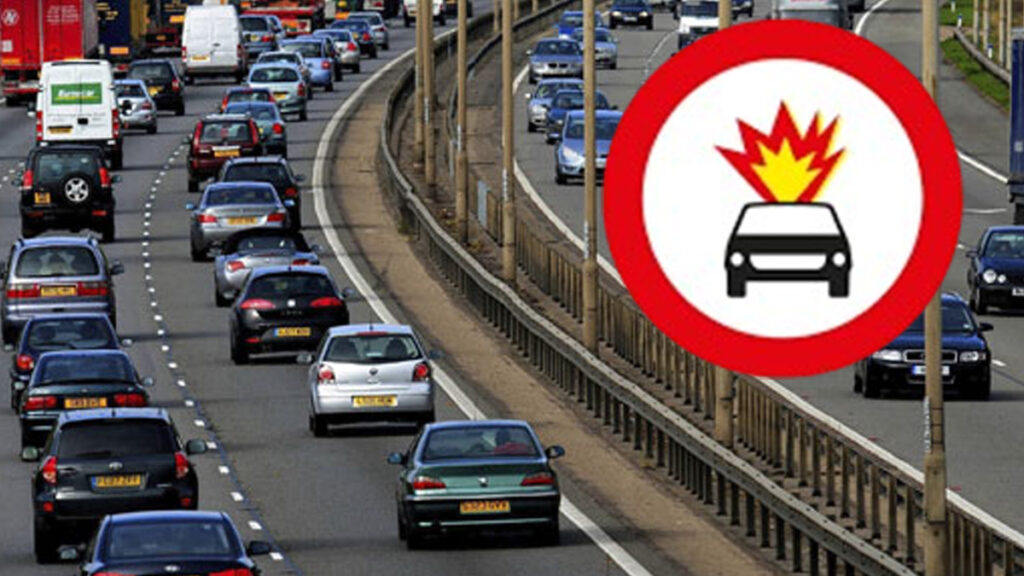 suruculeri ilgilendiriyor ingiltere yollarinda yeni trafik levhasi konumlandi iste anlami 9mORjjg1