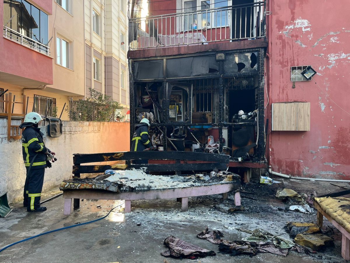 Tokat'ta balkon yangını evi küle çevirdi 2 tokatta balkon yangini evi kule cevirdi 1 TUaYRt4f