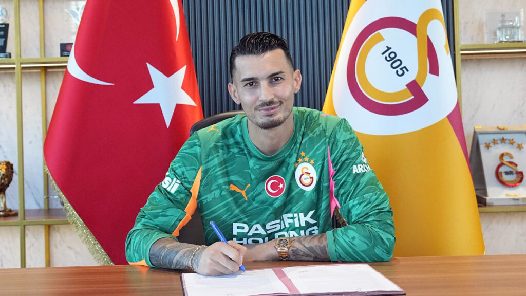 ugurcan cakir galatasaraya imzayi atti b4LMuXlC