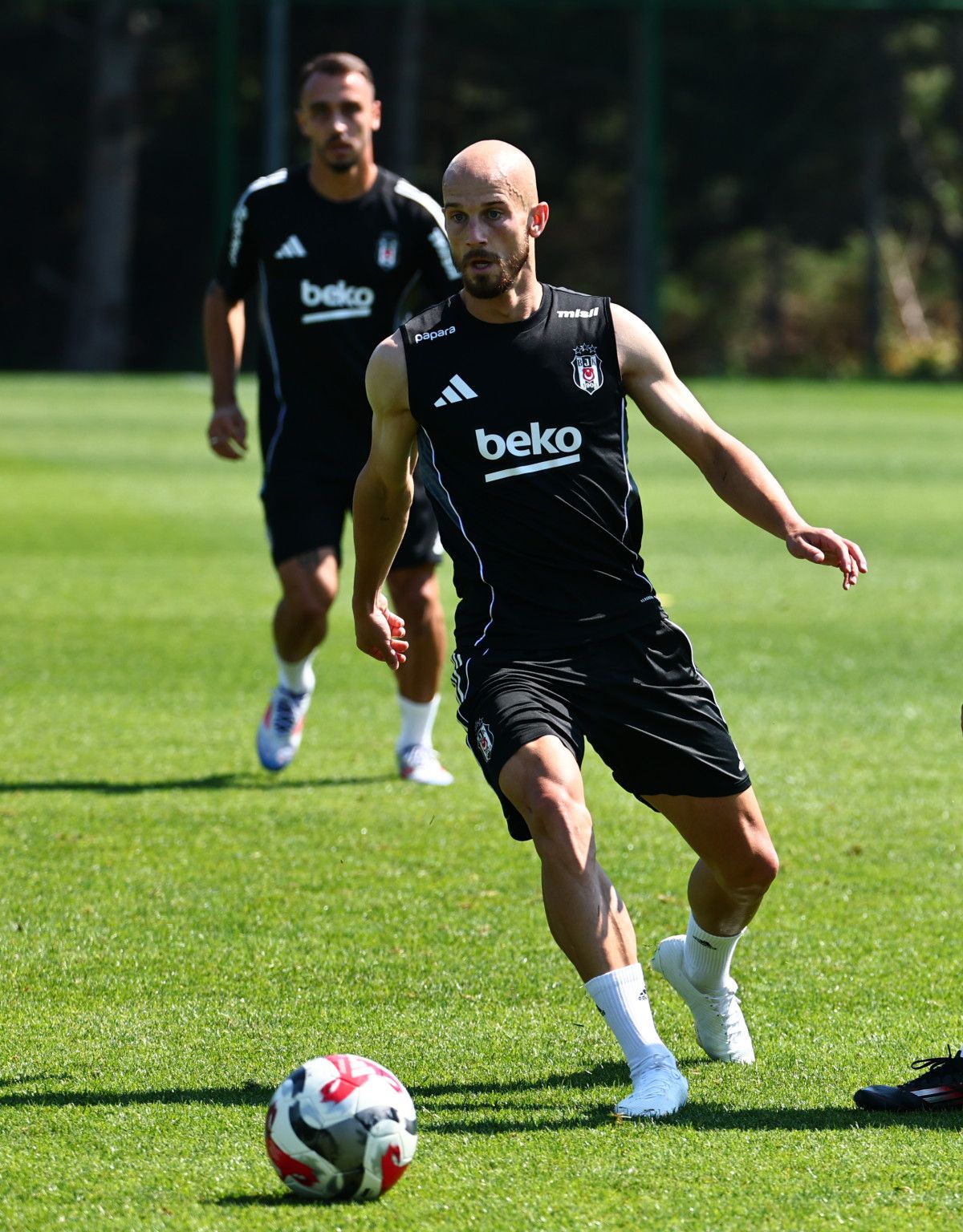 Vaclav Cerny ve Gökhan Sazdağı, ilk idmanına çıktı 1 vaclav cerny ve gokhan sazdagi ilk idmanina cikti 0 dGJZKjmR