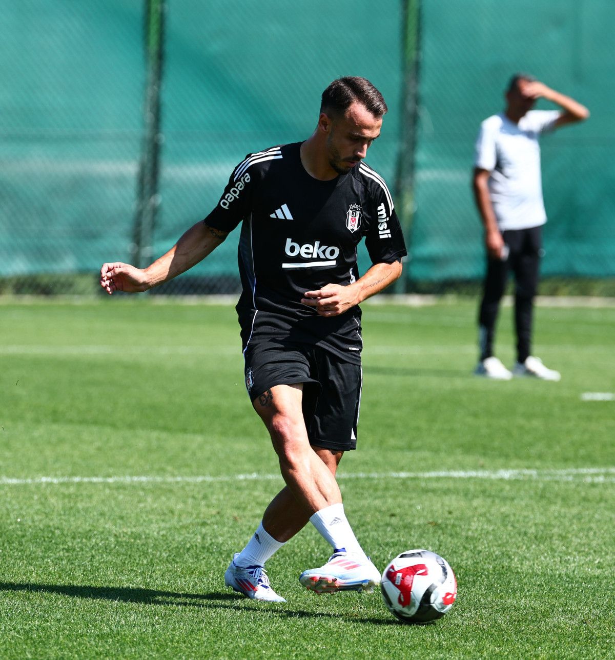 Vaclav Cerny ve Gökhan Sazdağı, ilk idmanına çıktı 2 vaclav cerny ve gokhan sazdagi ilk idmanina cikti 1 eiVkknzQ