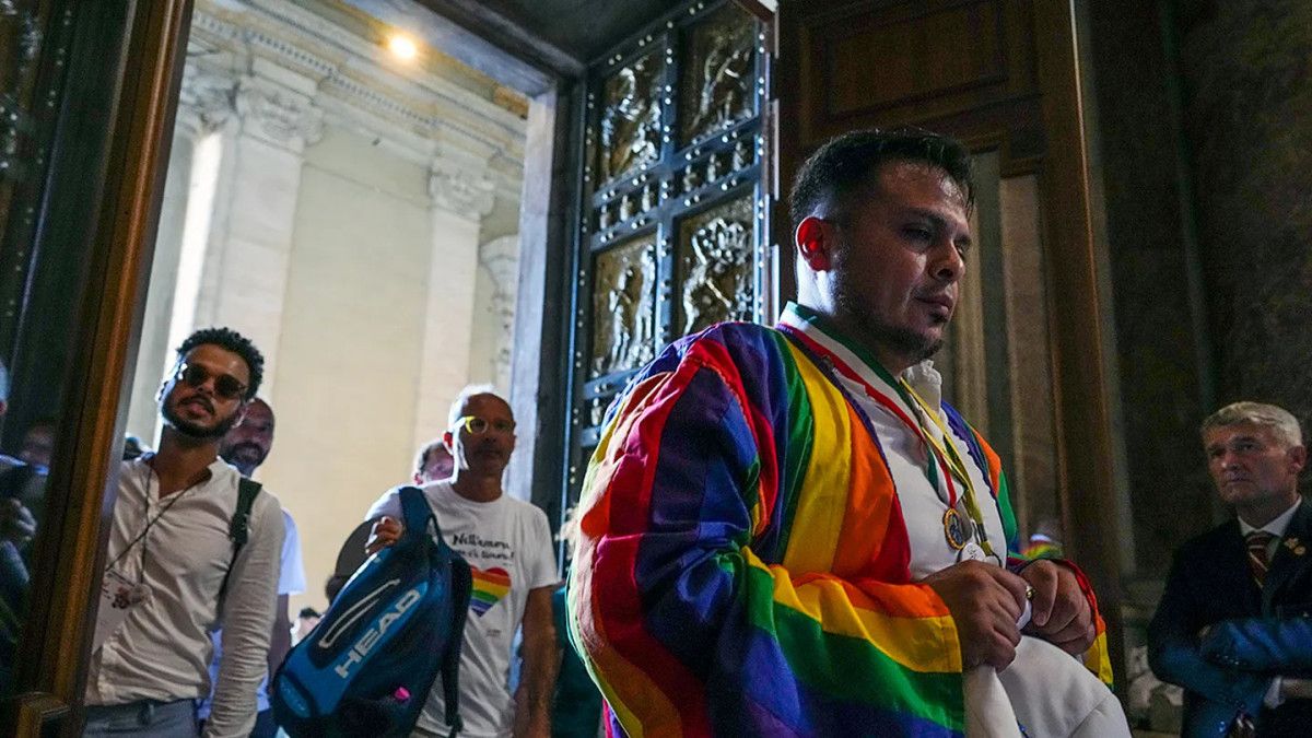 vatikanda ilk resmi lgbtq hac ziyareti binden fazla escinsel katildi 2 Pu9H79g9