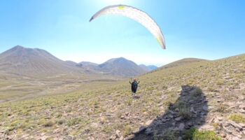 yamac parasutu ile erciyesin zirvesine yaklastilar cwKe9iXd