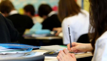 yarin 8 eylul pazartesi okullar saat kacta istanbul ankara izmir o saatte baslayacak XqVh3Iar