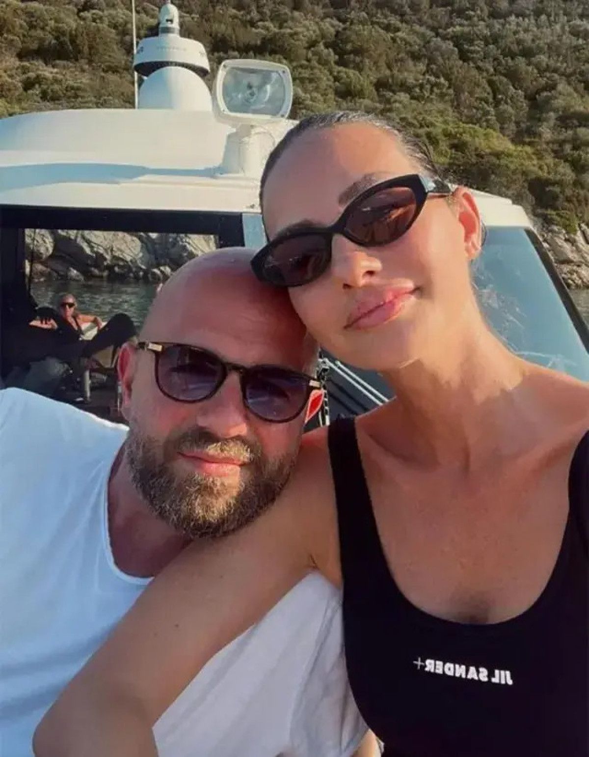 yasemin ozilhan bosaniyor 1 nDqKVvYb