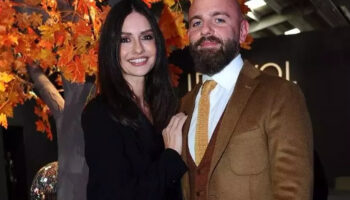 yasemin ozilhan bosaniyor yVHuzrDA