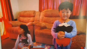 yeni zelandada 2 cocugunu oldurup yillarca valizde sakladi K7lTsbbL