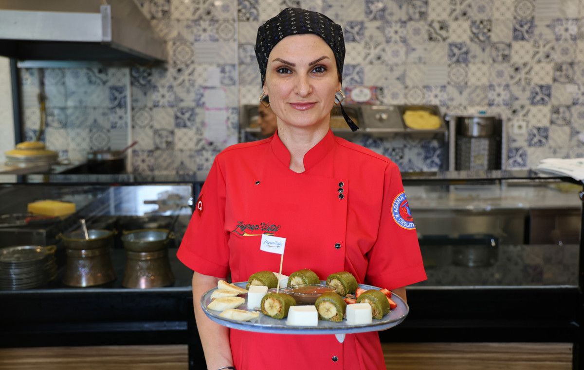 adanada uzak dogudan gelen musterilerinden esinlenen tatlici sushi kadayif yapti 0 NMnvKHmq