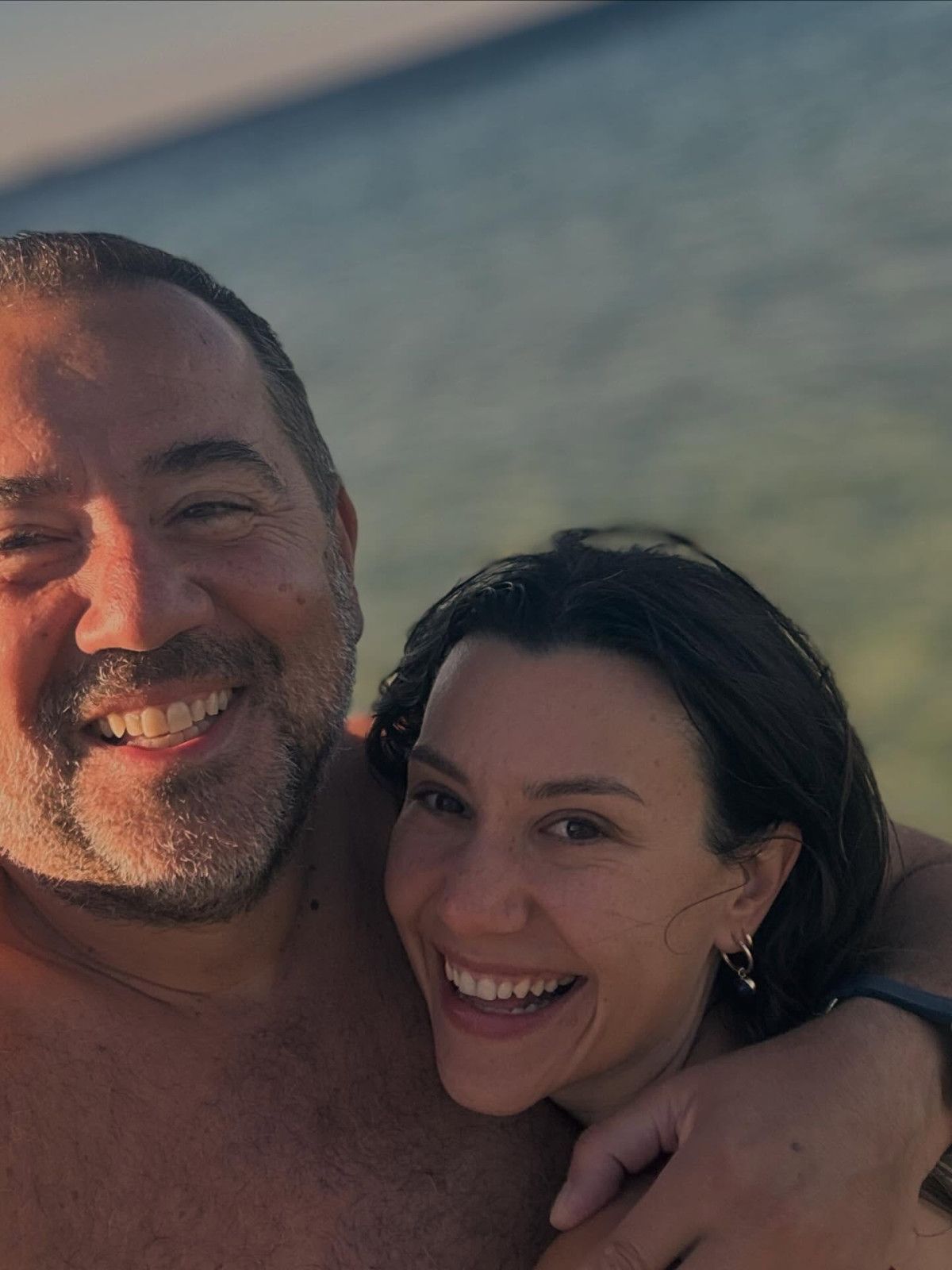 ata demirer aska geldi romantik kareler paylasti 2 aeYPUF9a