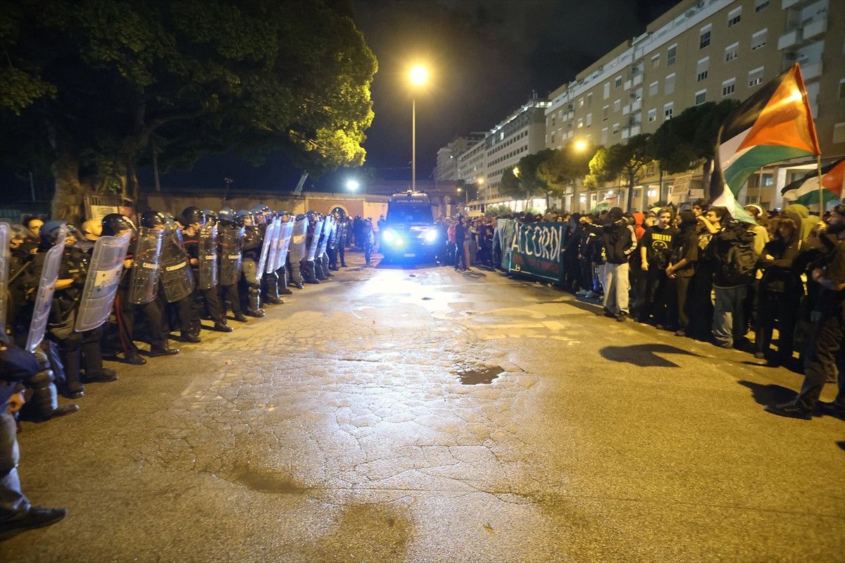 Avrupa’da İsrail’e Sumud Filosu tepkisi: Binlerce kişi sokaklara döküldü 1 avrupada israile sumud filosu tepkisi binlerce kisi sokaklara dokuldu 0 CXzySw77