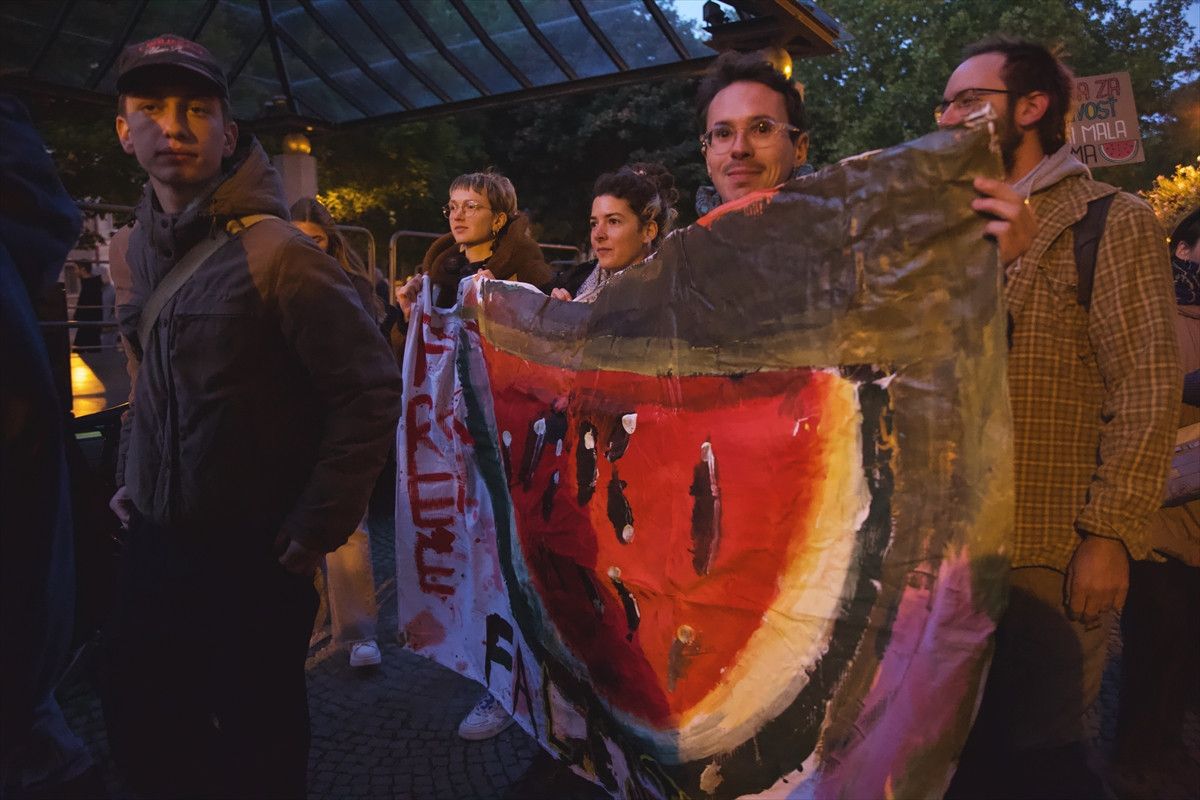 Avrupa’da İsrail’e Sumud Filosu tepkisi: Binlerce kişi sokaklara döküldü 11 avrupada israile sumud filosu tepkisi binlerce kisi sokaklara dokuldu 10 TVXdbPwQ