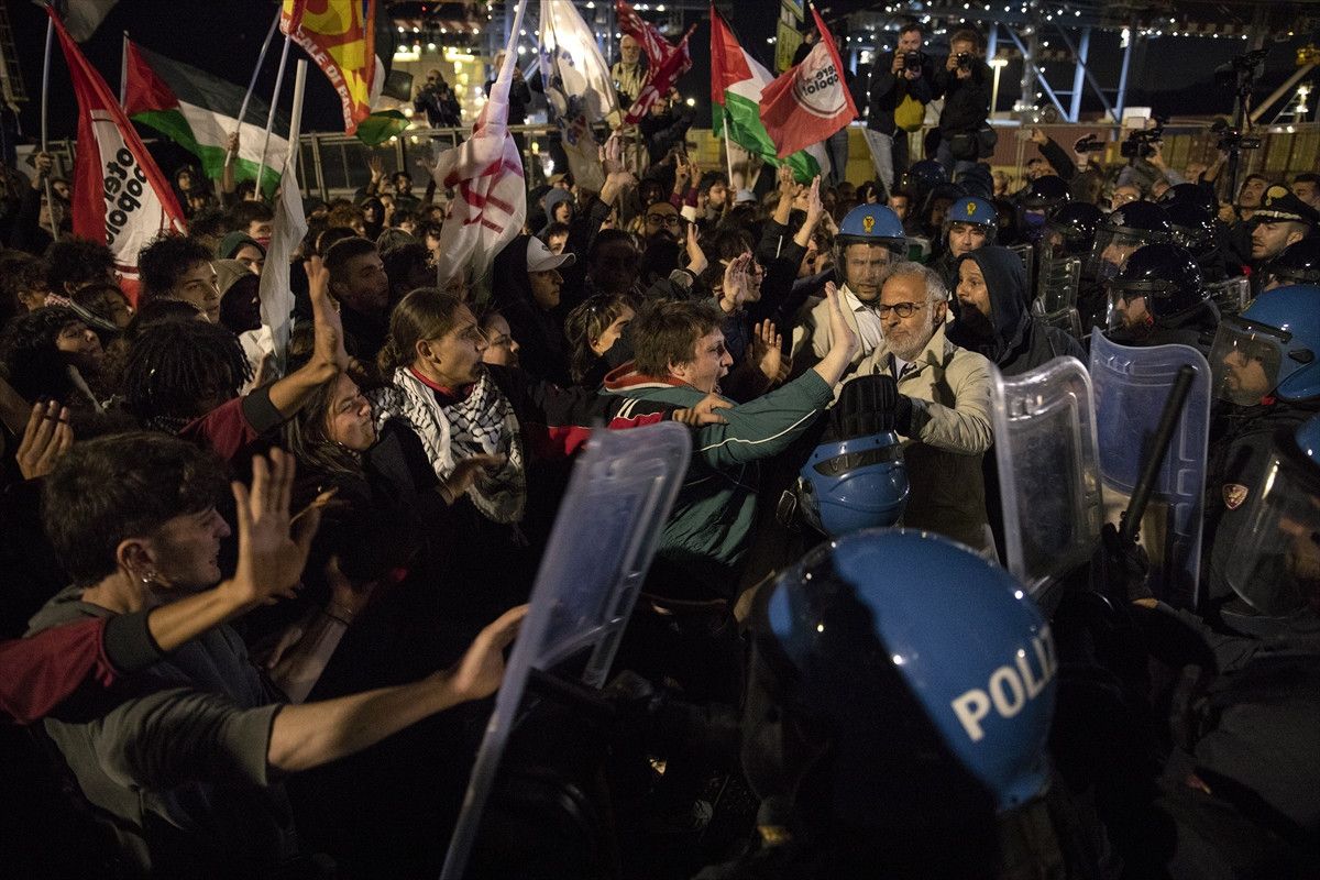 Avrupa’da İsrail’e Sumud Filosu tepkisi: Binlerce kişi sokaklara döküldü 3 avrupada israile sumud filosu tepkisi binlerce kisi sokaklara dokuldu 2 uRACXUQ8