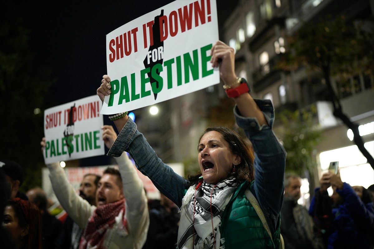 Avrupa’da İsrail’e Sumud Filosu tepkisi: Binlerce kişi sokaklara döküldü 4 avrupada israile sumud filosu tepkisi binlerce kisi sokaklara dokuldu 3 ODyvbeui