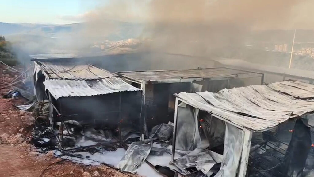 bilecikte icilerin kaldigi konteynerlerde yangin 3cA29jql