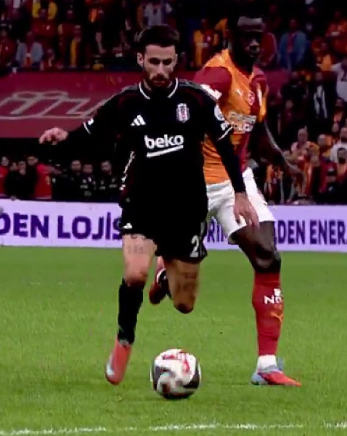 davinson sanchez atildi galatasaray besiktas derbisinde 10 kisi kaldi 1 mcakiq8y