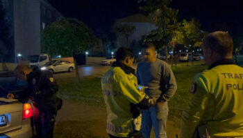 eskisehirde annesinin aracini aldi polise zor anlar yasatti RSz8RBd6