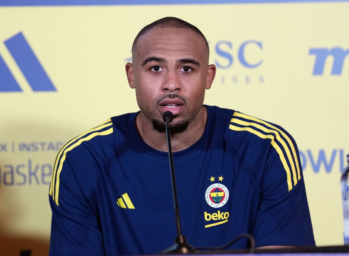 fenerbahcenin basketbolculari basin mensuplariyla bir araya geldi 1
