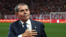 galatasarayda futbolculara soyunma odasinda prim sozu LBvQA2FF