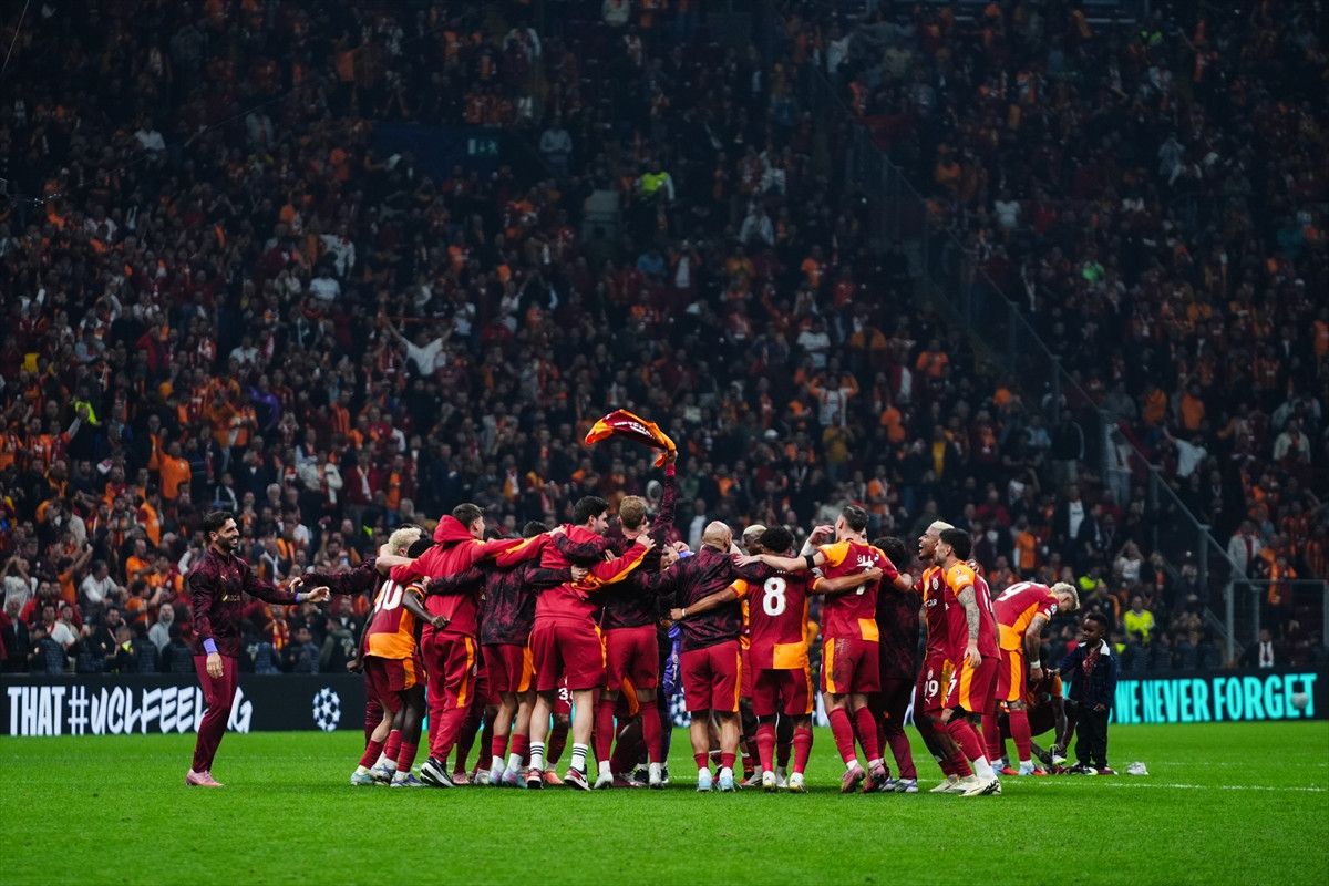 galatasarayda liverpool galibiyeti sevinci 0 ViVFQmiZ