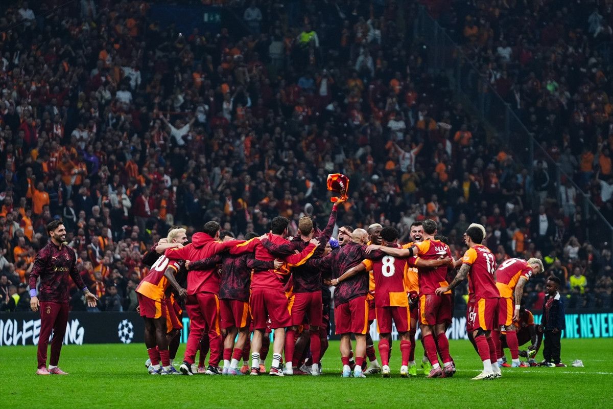 galatasarayda liverpool galibiyeti sevinci 1 RvYGUR6r