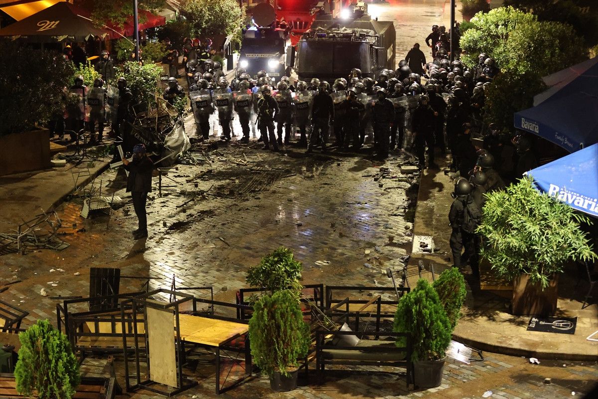 gurcistanda protestoda arbede 21 polis ve 6 gosterici yaralandi 3 KTOnpB5k