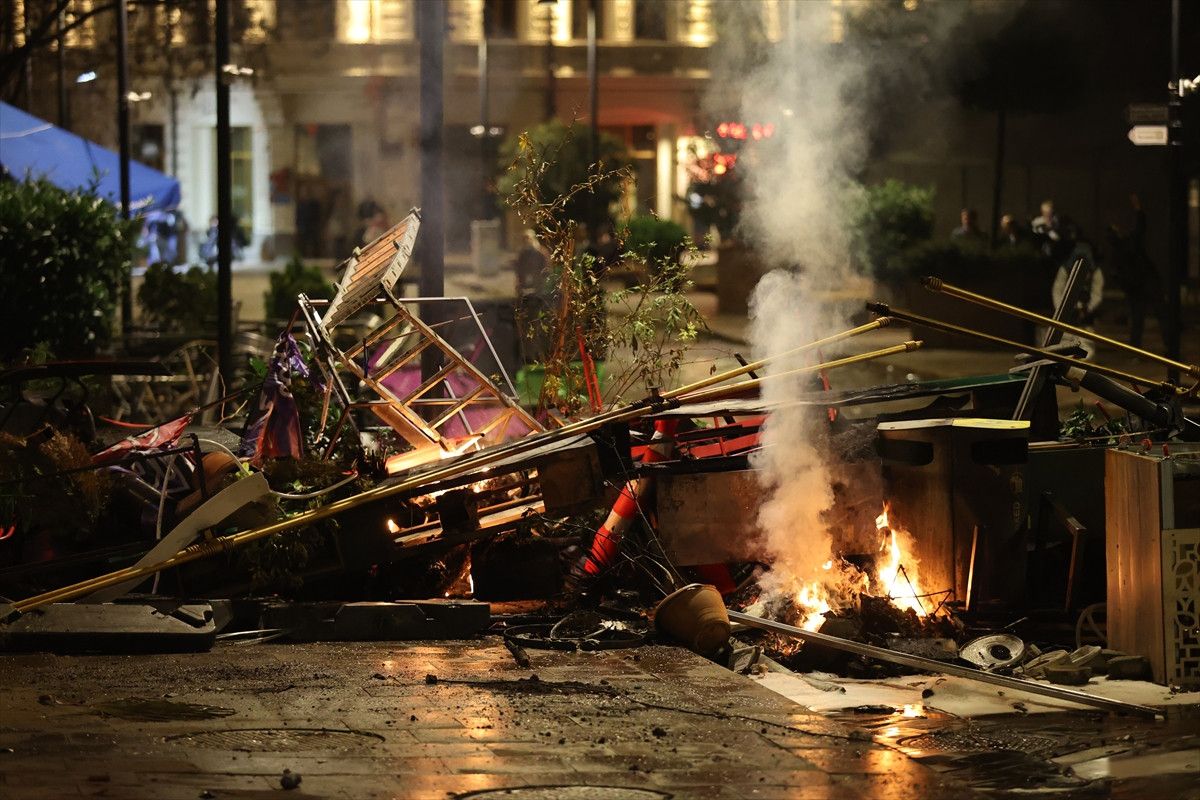 gurcistanda protestoda arbede 21 polis ve 6 gosterici yaralandi 4