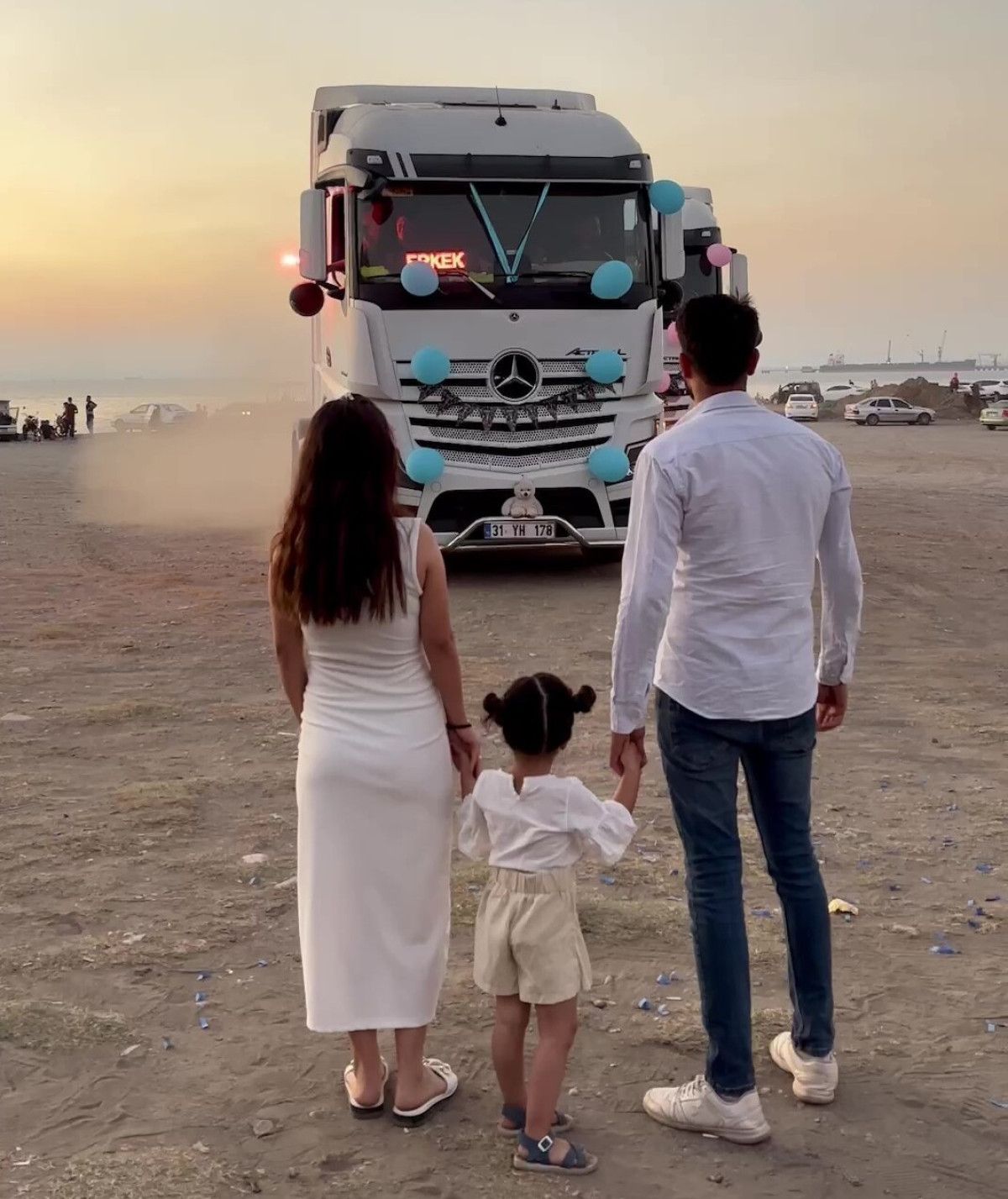 hatayda bir cift dogacak bebeklerinin cinsiyetini tirlarla ogrendi 0 jCRROwqD