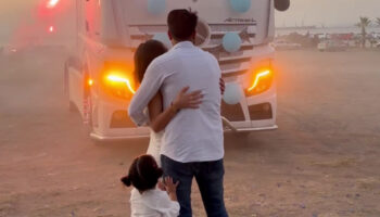 hatayda bir cift dogacak bebeklerinin cinsiyetini tirlarla ogrendi scDgtwDQ