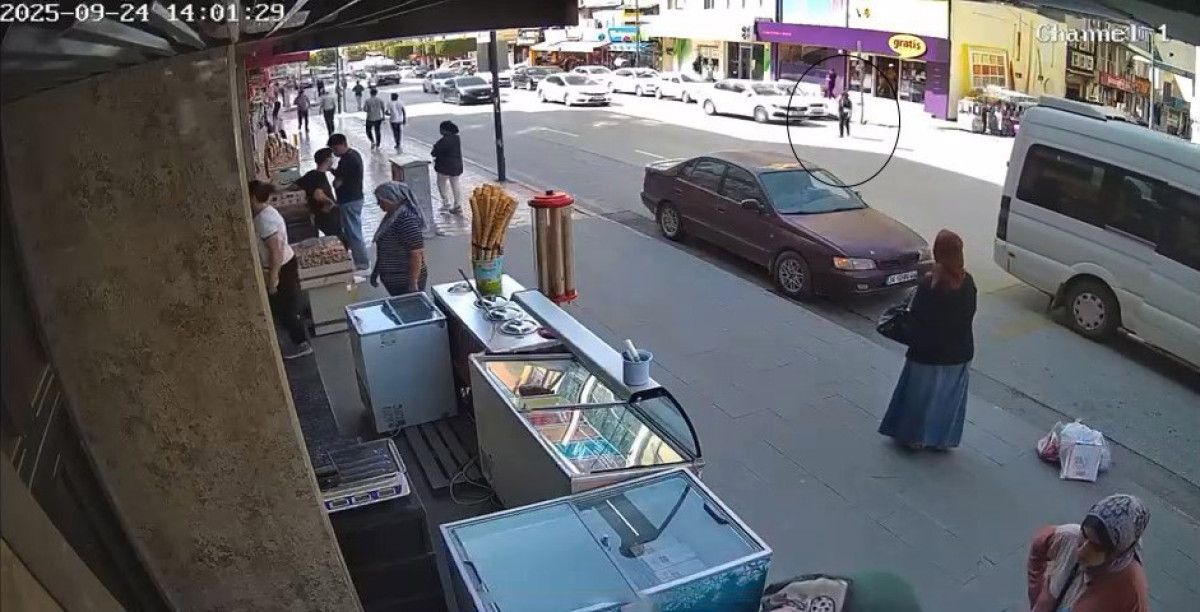 hatayda yaya gecidi olmayan yerde kosan kadina motosiklet carpti 0 DRaLYfrF