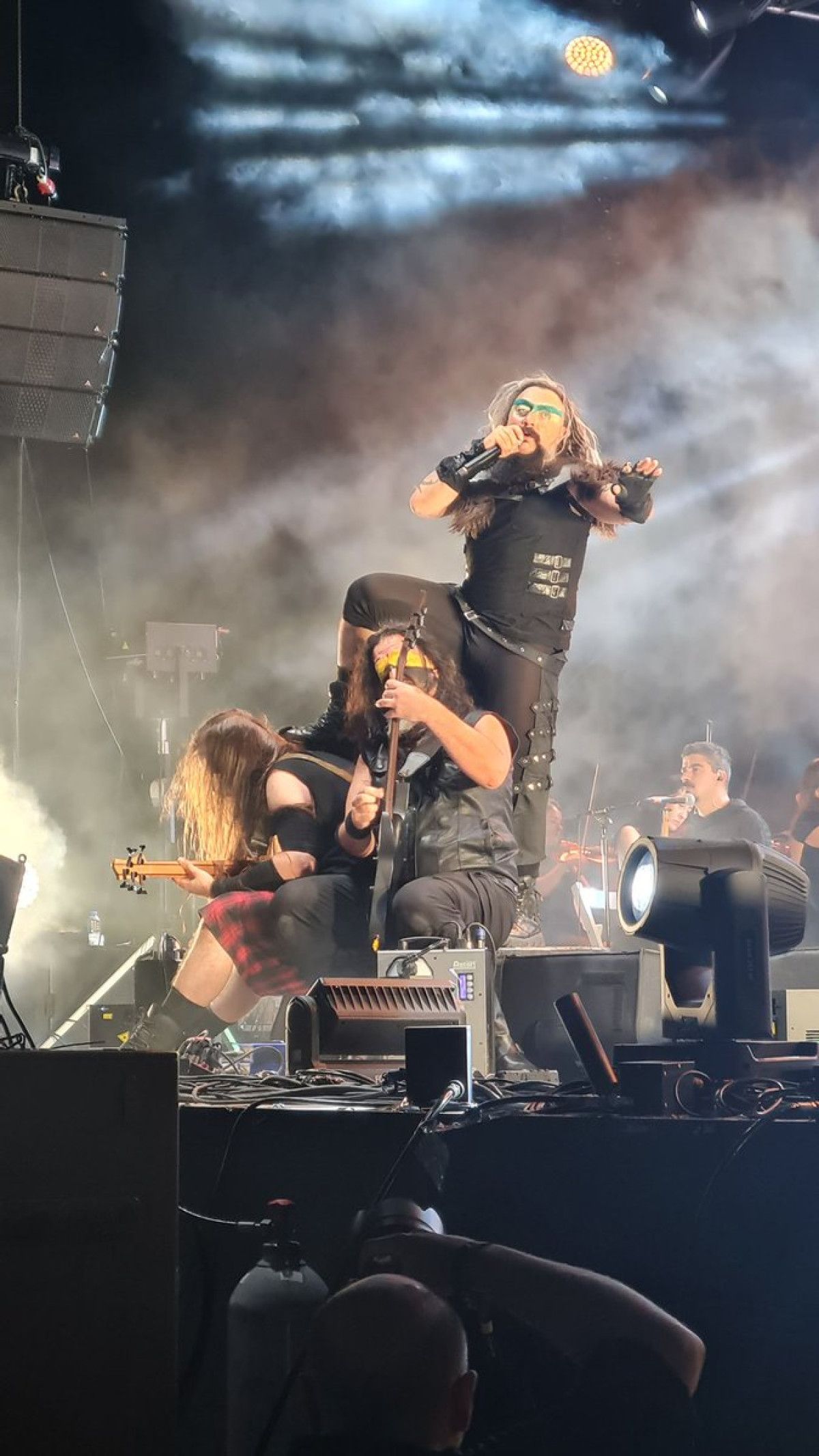 hayko cepkinin sahne tarzi sasirtti gorenler yorum yagdirdi 2 mZeTWZlX