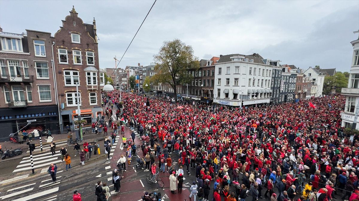 hollandada israil protestosu 250 bin kisi hukumete karsi sokaklara dokuldu 2 L2OMzdVV