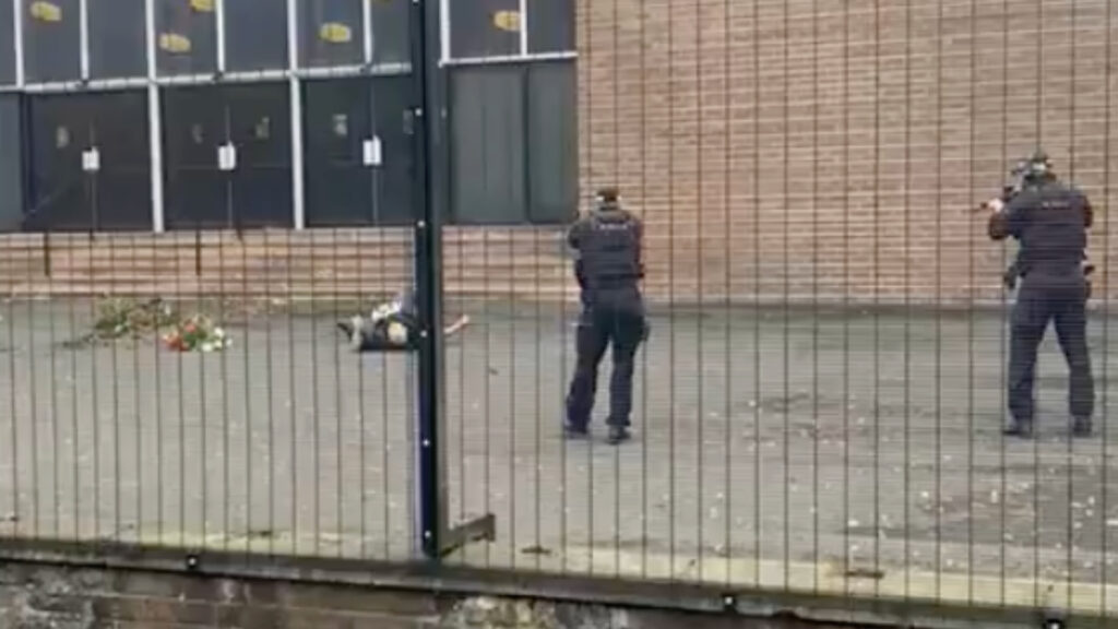 ingilterede bir sinagogun yakinlarinda bicakli saldiri OSjAzSTm