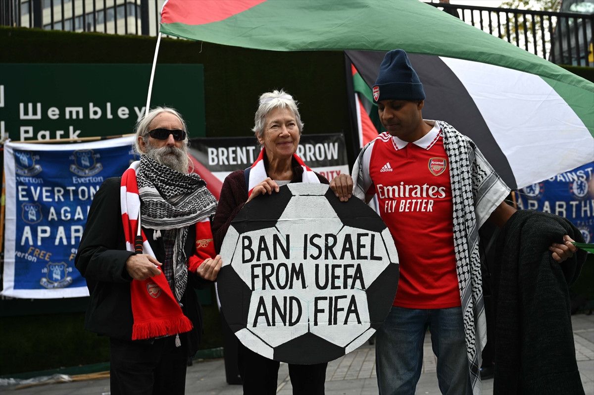 israilin men edilmesini isteyen protestocular wembley stadina yurudu 1 eHyjm7ht