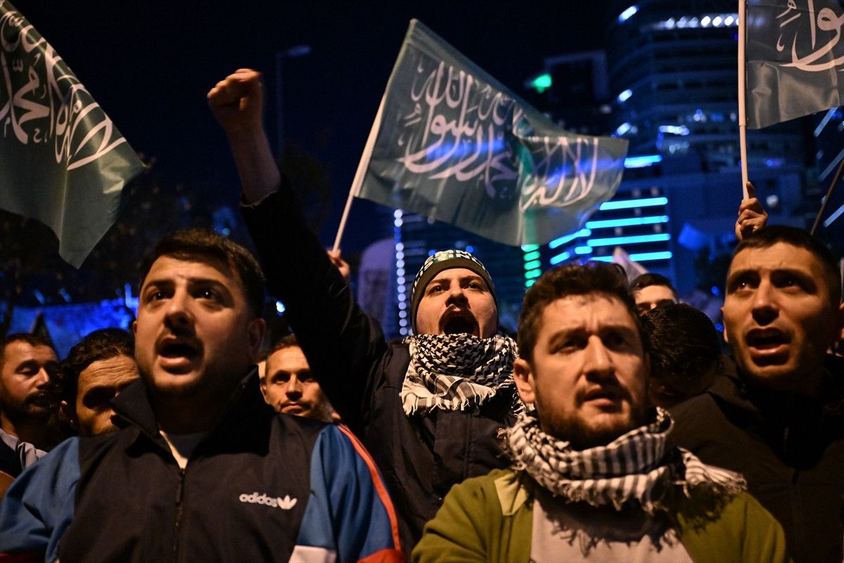 israilin sumud filosuna saldirisina karsi turkiyedeki protestolar gece boyunca surdu 0 SLz3gvev