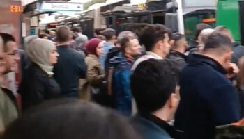 istanbulda metrobus arizasi vatandasi isyan ettirdi SR9htlir