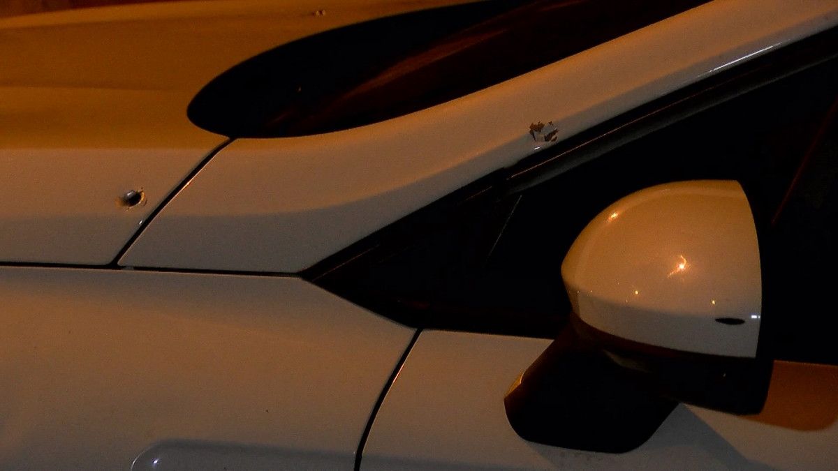 istanbulda otomobile silahli saldiri 2 yarali 1 HD4OTFk4