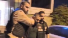 istanbulda polislere sahte kimlik gosterdi 27 yil hapisle arandigi ortaya cikti F4mRMWFx