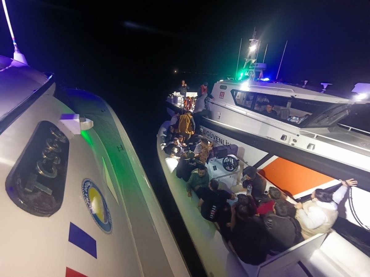 izmirde duzenlenen operasyonlarda toplam 44 duzensiz gocmen yakalandi 0 nArPJXhG