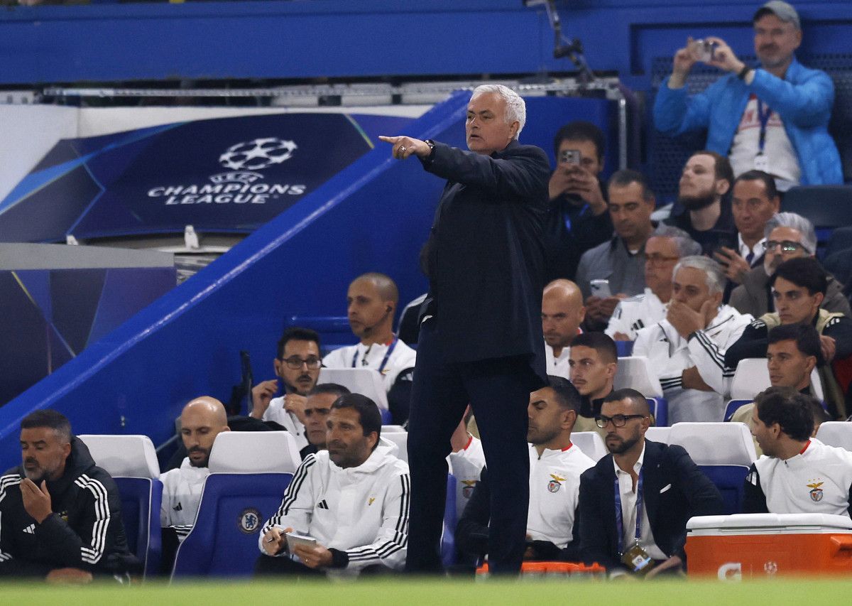 jose mourinhodan fenerbahce taraftarini kizdiran aciklama 0