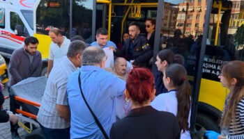 karabukte minibuste rahatsizlanan yolcuyu soforun hizi kurtardi cL8w1mgR