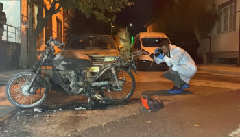 karamanda bir kisi iddia uzerine motosikletini yakti 69cPI2Z3
