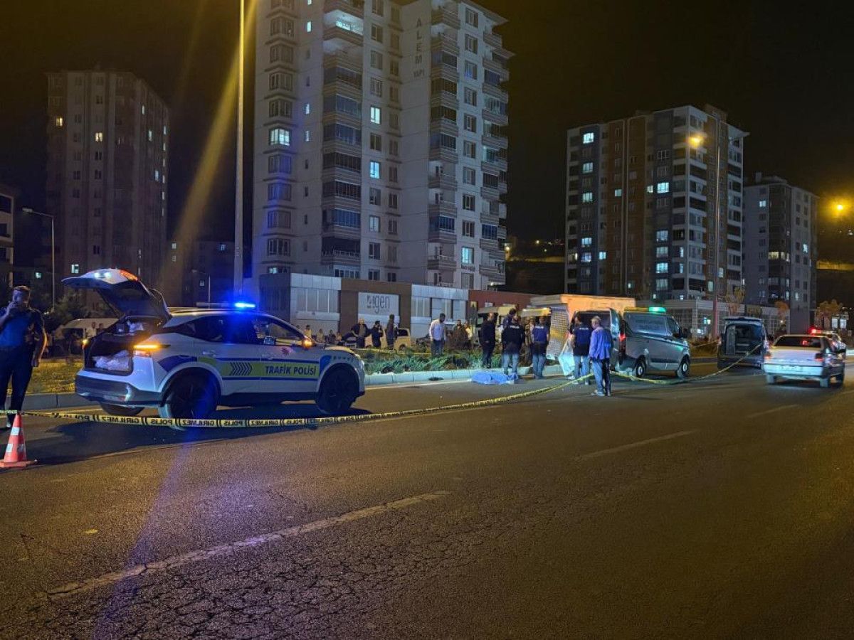 kayseride otomobilin carptigi yasli adam can verdi 0 OBaYWnbu