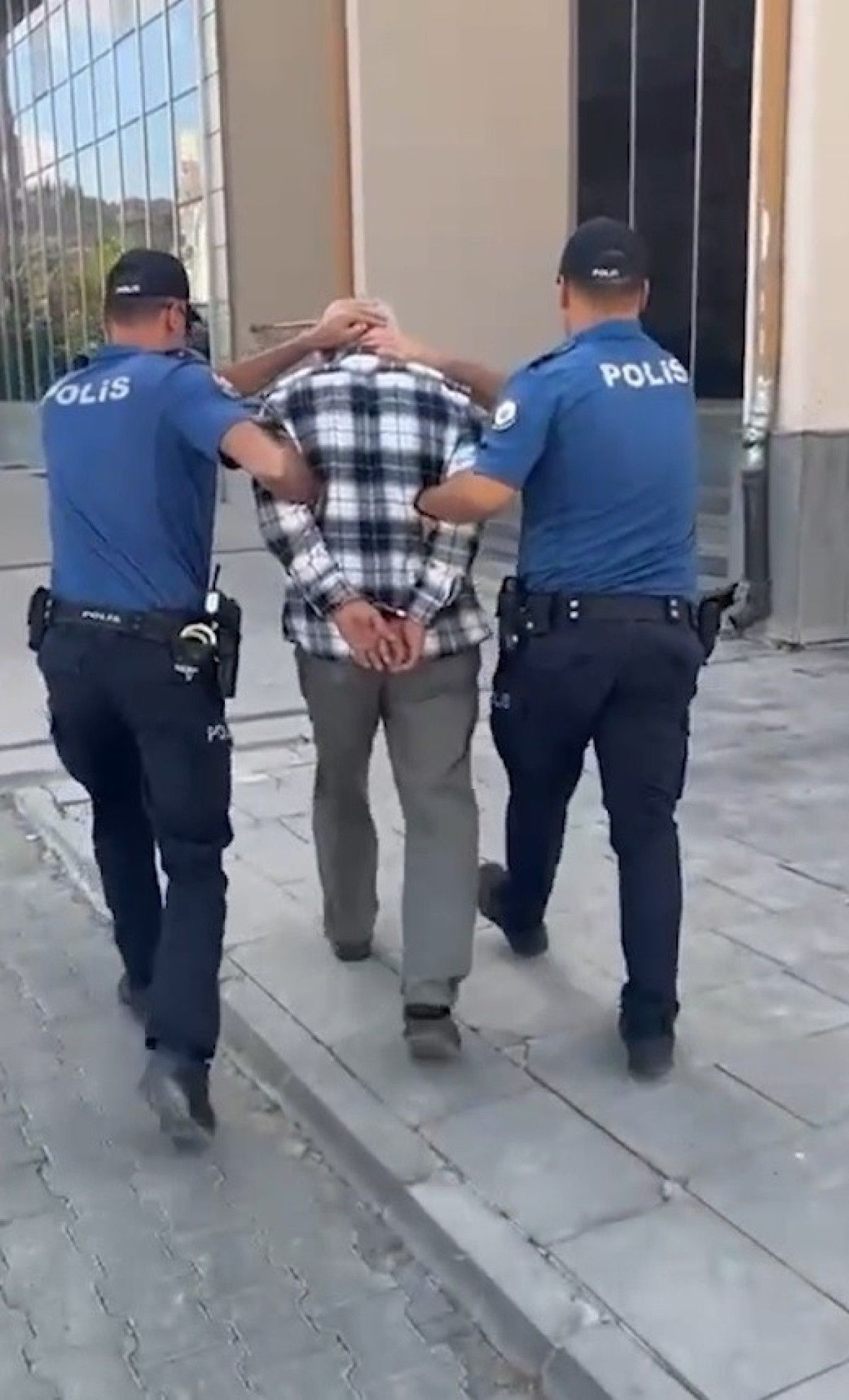 kayseride trafikte kavga gozaltina alinan 2 kisi serbest kaldi 2 REuYDUBC