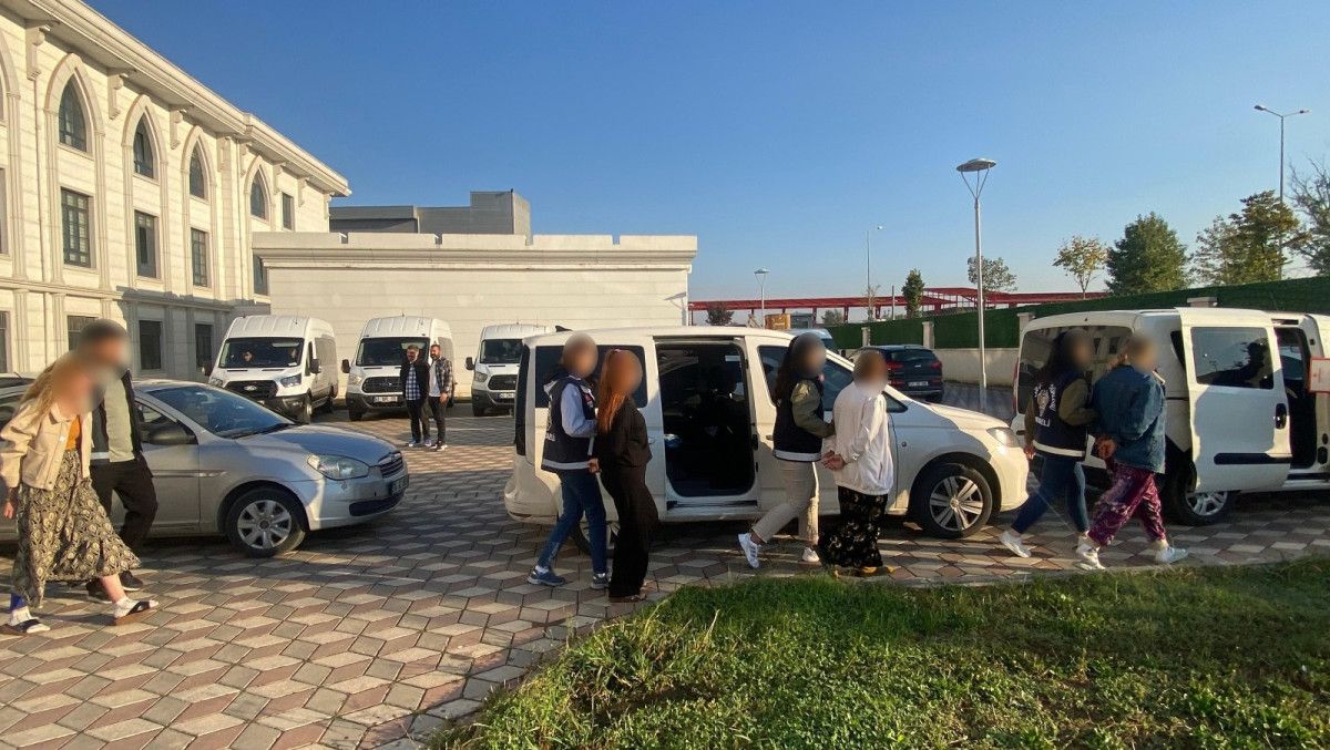 kocaelide 4 evden 860 bin lira degerinde ziynet esya hirsizligina 3 tutuklama 0 HrQs16kQ