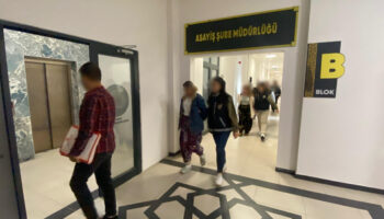 kocaelide 4 evden 860 bin lira degerinde ziynet esya hirsizligina 3 tutuklama 49xWT93i